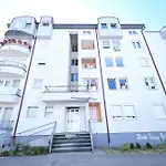Olja Apartman *